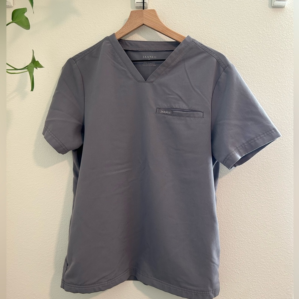 Jaanuu scrub top